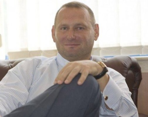 Cataramă îşi anunţă candidatura la prezidenţiale